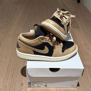Nike unisex Black and Tan Air Jordan 1 Low
